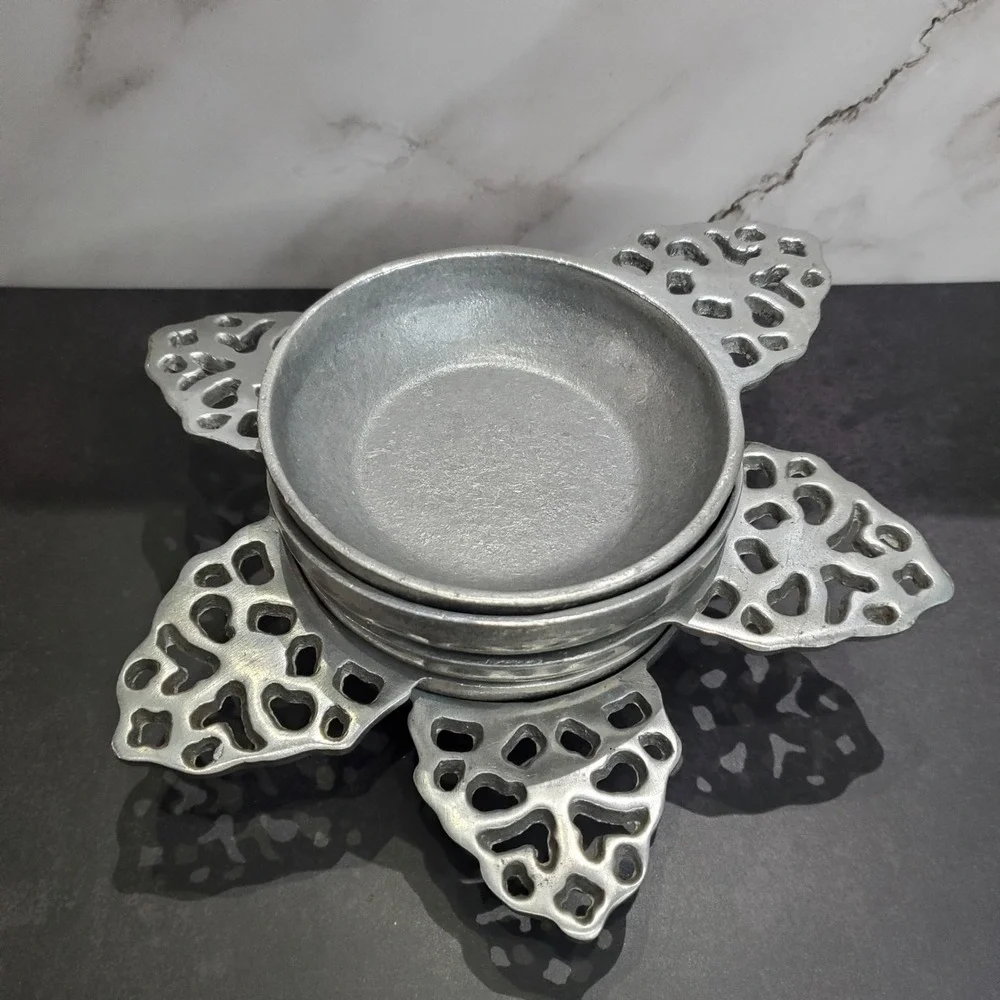 Lot of 5 Vintage The Olde Bradford Co Pewter-Like Porringer Bowls Colonial Style